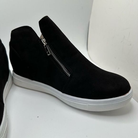 CUSHIONAIRE Women's Hart Hidden Wedge Sneaker 8 WIDE BLACK - Picture 6 of 7